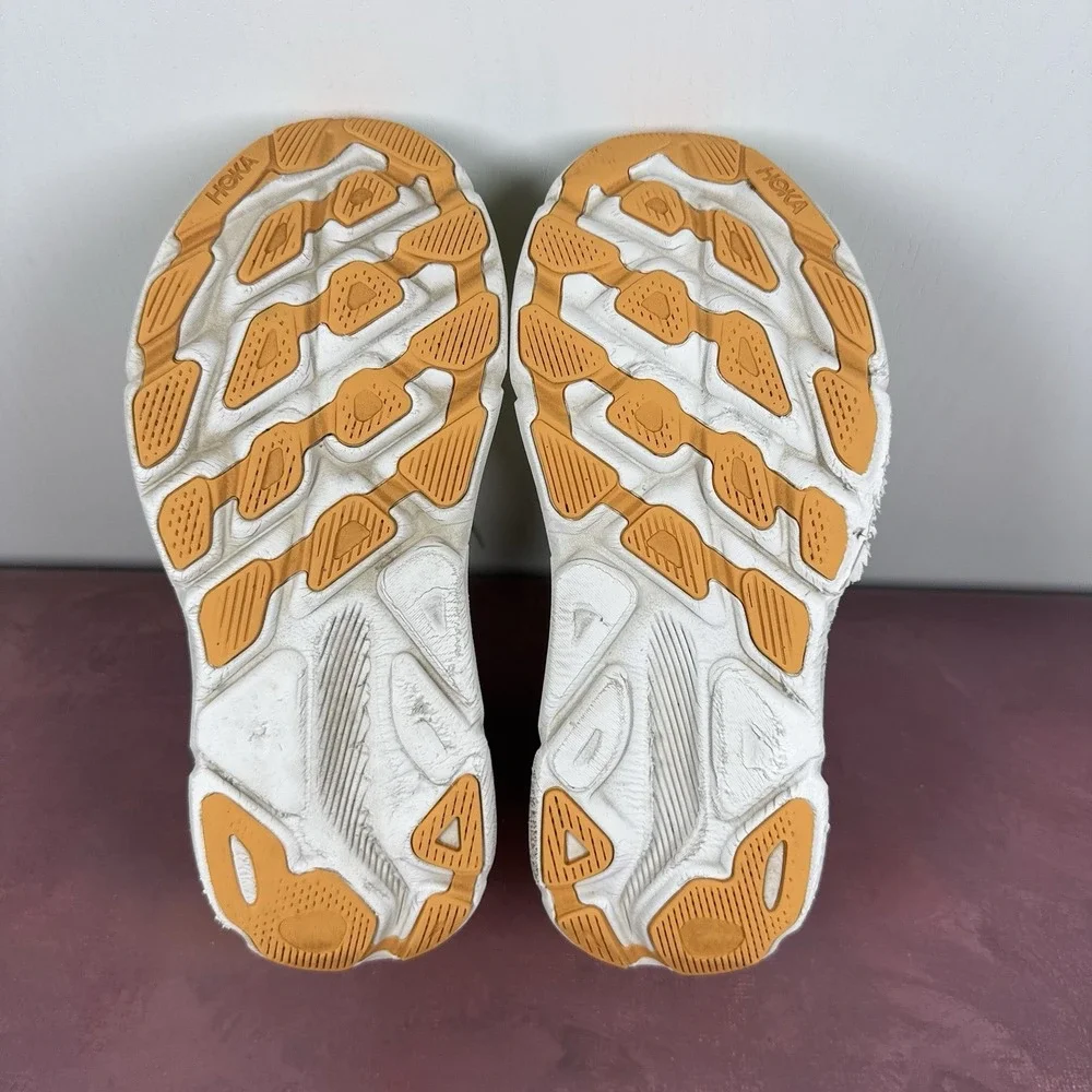 Hoka One One Women's Clifton 9 Citrus Glow Mesh Running Shoes Size‎ 9.5B US